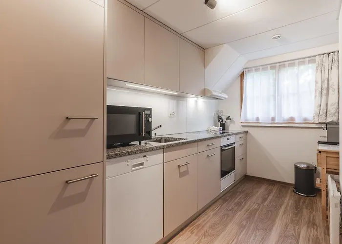 Sunna Hoeckli - Pistennah Und Ruhig Mit Panoramablick Arosa